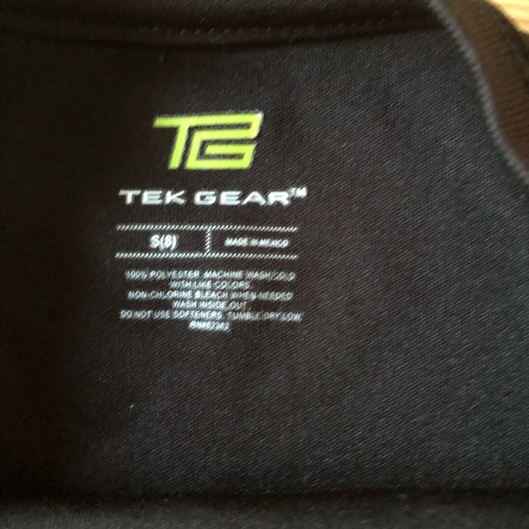 Perfect condition Tek Gear boys soccer jersey - Picture 3 of 3